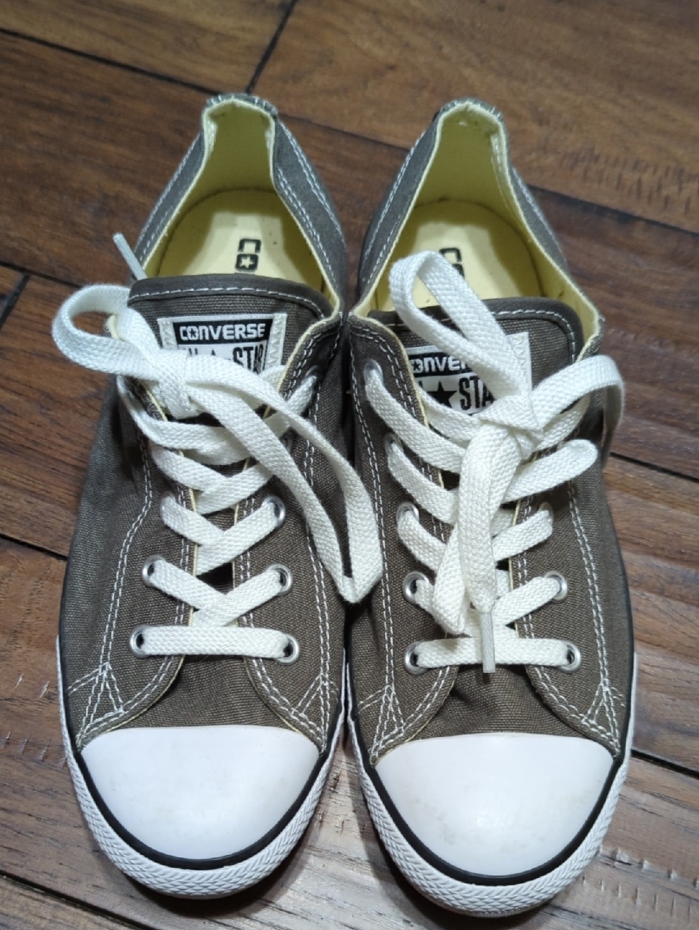 Converse Chuck Taylor Low Top Sneakers - Grey Canvas  Size Women's 8